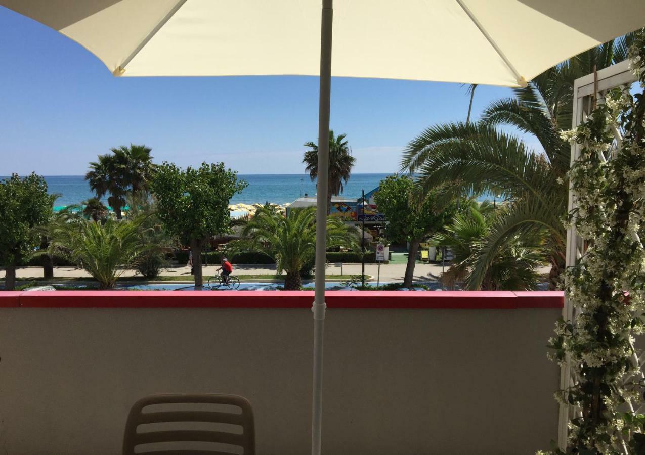 Sulmare Alba Adriatica Bed and Breakfast Buitenkant foto