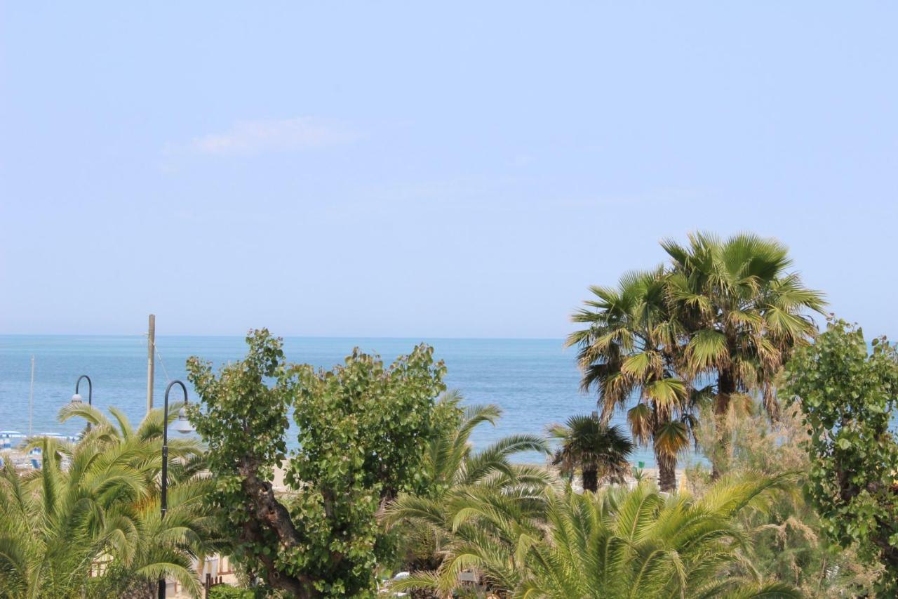 Sulmare Alba Adriatica Bed and Breakfast Buitenkant foto