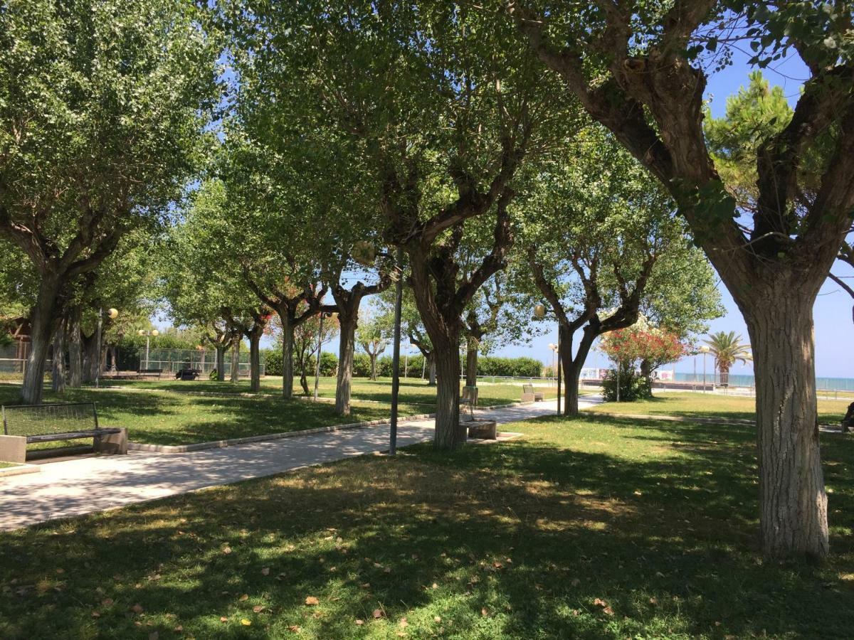 Sulmare Alba Adriatica Bed and Breakfast Buitenkant foto